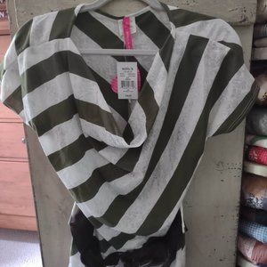 Heart Soul Olive and Ivory Striped Top with Belt NWT M Juniors